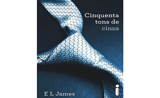 <strong>2. Cinquenta Tons de Cinza, E.L. James</strong>Natural que um dos maiores best-sellers da atualidade também seja um dos mais esquecidos pelos leitores do <a href="https://viajeaqui.abril.com.br/paises/reino-unido?iframe=true" rel="Reino Unido" target="_self">Reino Unido</a>. O romance erótico, inspirado na saga <em>Crepúsculo</em> e que provocou diversas discussões quanto ao caráter machista do personagem principal, continua gerando polêmicas e, consequentemente, atraindo a atenção de novos leitores. O sucesso persiste graças à adaptação cinematográfica, protagonizada pela atriz americana Dakota Johnson e pelo ator irlandês Jamie Dornan <strong>2. Cinquenta Tons de Cinza, E.L. James</strong>Natural que um dos maiores best-sellers da atualidade também seja um dos mais esquecidos pelos leitores do <a href="https://viajeaqui.abril.com.br/paises/reino-unido?iframe=true" rel="Reino Unido" target="_self">Reino Unido</a>. O romance erótico, inspirado na saga <em>Crepúsculo</em> e que provocou diversas discussões quanto ao caráter machista do personagem principal, continua gerando polêmicas e, consequentemente, atraindo a atenção de novos leitores. O sucesso persiste graças à adaptação cinematográfica, protagonizada pela atriz americana Dakota Johnson e pelo ator irlandês Jamie Dornan