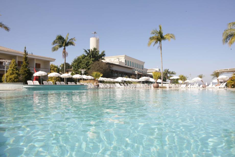 <strong>Paradise Golf & Lake Resort, Mogi das Cruzes (SP)</strong><br />  <br />  Para celebrar o Natal, o <a href="https://viajeaqui.abril.com.br/estabelecimentos/br-sp-mogi-das-cruzes-hospedagem-paradise-golf-lake-resort" rel="Paradise Golf & Lake Resort">Paradise Golf & Lake Resort</a>, em <a href="https://viajeaqui.abril.com.br/cidades/br-sp-mogi-das-cruzes" rel="Mogi das Cruzes">Mogi das Cruzes</a> (SP), vai preparar um jantar especial. As crianças poderão receber os presentes do Papai Noel e pessoas de todas as idades podem assistir ao coral, à missa de Natal e participar do luau natalino. Válido de 22 a 25 de dezembro, o pacote Natal no Paraíso tem diárias a partir de R$ 594 por pessoa em apartamento duplo de categoria superior, para estadas de, no mínimo, três noites