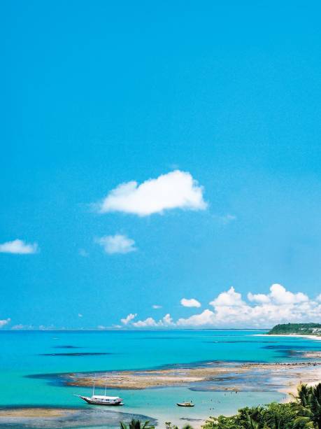 No tabuleiro do Espelho tem falésia, tem coqueiro, tem piscina natural