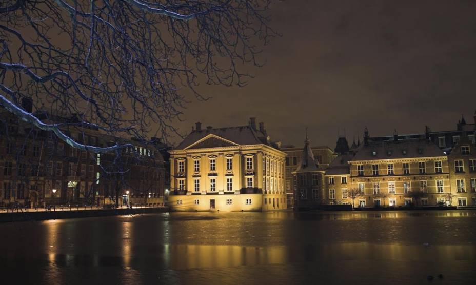 No casarão construído no século 17 por Maurício de Nassau, em Haia, está exposta a pintura Moça de Brinco de Pérolas, de Jan Vermeer No casarão construído no século 17 por Maurício de Nassau, em Haia, está exposta a pintura Moça de Brinco de Pérolas, de Jan Vermeer