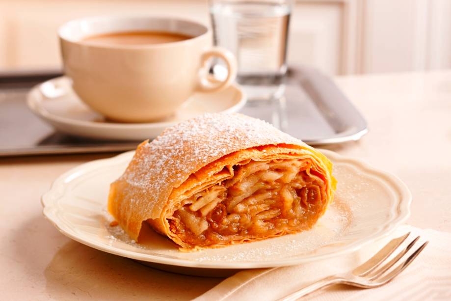 Um clássico austríaco, o apfelstrudel Um clássico austríaco, o apfelstrudel