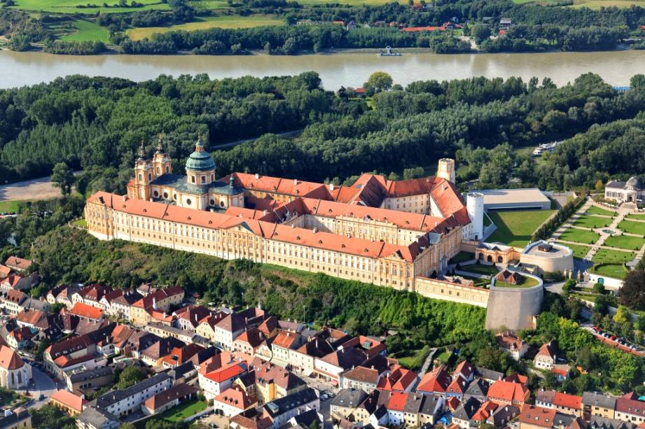 O Monast&eacute;rio de Melk fica no Vale do Wachau, listado como Patrim&ocirc;nio da Humanidade pela Unesco