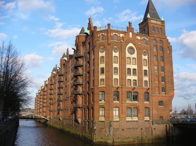 Hamburgo é considerada por muitos a Veneza Germânica Hamburgo é considerada por muitos a Veneza Germânica