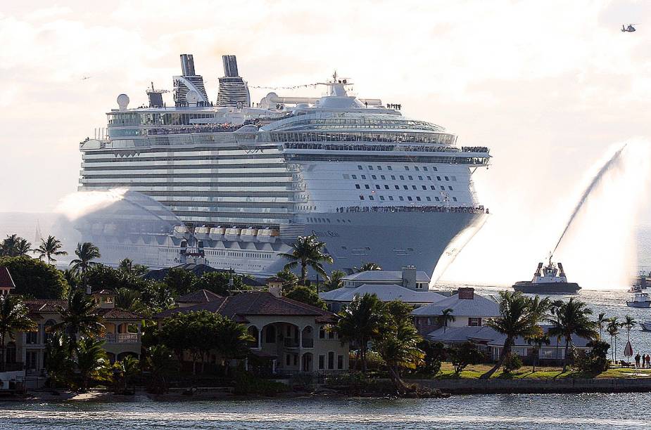 <strong>Melhor Navio de Cruzeiro: <a href="https://www.oasisoftheseas.com/video.php?ship=allure" rel="Oasis of the Seas" target="_blank">Oasis of the Seas</a></strong> <strong>Melhor Navio de Cruzeiro: <a href="https://www.oasisoftheseas.com/video.php?ship=allure" rel="Oasis of the Seas" target="_blank">Oasis of the Seas</a></strong>