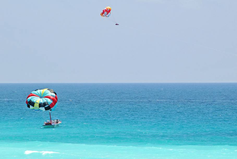 Passeio de parasail