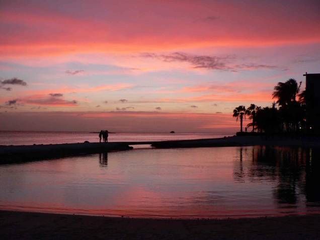 Pôr do sol em <a href="https://viajeaqui.abril.com.br/cidades/aruba-oranjestad" rel="Oranjestad, Aruba" target="_blank"><strong>Oranjestad, Aruba</strong></a> Pôr do sol em <a href="https://viajeaqui.abril.com.br/cidades/aruba-oranjestad" rel="Oranjestad, Aruba" target="_blank"><strong>Oranjestad, Aruba</strong></a>
