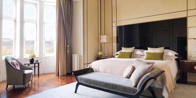 <strong>4. Four Seasons Hotel Gresham Palace, <a href="https://viajeaqui.abril.com.br/cidades/hungria-budapeste/fotos" rel="Budapeste" target="_blank">Budapeste</a>, <a href="https://viajeaqui.abril.com.br/paises/hungria/fotos" rel="Hungria" target="_blank">Hungria</a></strong>O nome não é para menos: com quartos espaçosos e decoração clássica e sofisticada, o hotel parece mesmo um palácio.Mês mais barato para se hospedar: Fevereiro <strong>4. Four Seasons Hotel Gresham Palace, <a href="https://viajeaqui.abril.com.br/cidades/hungria-budapeste/fotos" rel="Budapeste" target="_blank">Budapeste</a>, <a href="https://viajeaqui.abril.com.br/paises/hungria/fotos" rel="Hungria" target="_blank">Hungria</a></strong>O nome não é para menos: com quartos espaçosos e decoração clássica e sofisticada, o hotel parece mesmo um palácio.Mês mais barato para se hospedar: Fevereiro