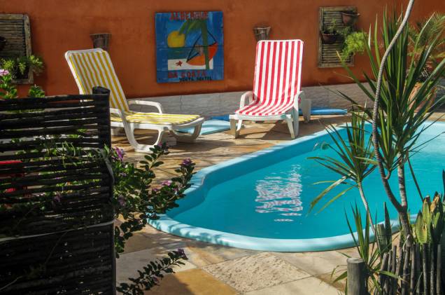 <strong><a href="https://viajeaqui.abril.com.br/estabelecimentos/br-rn-natal-hospedagem-albergue-da-costa" rel="Albergue da Costa" target="_blank">Albergue da Costa</a>, em <a href="https://viajeaqui.abril.com.br/cidades/br-rn-natal" rel="Natal" target="_blank">Natal</a> (<a href="https://viajeaqui.abril.com.br/estados/br-rio-grande-do-norte" rel="RN" target="_blank">RN</a>)</strong> Toda quarta e domingo tem festa no jardim do hostel, com MPB e reggae ao vivo. <a href="https://www.booking.com/hotel/br/albergue-costa-do-sol-hostel.pt-br.html?aid=332455&label=viagemabril-hostelsdescolados" rel="BOOKING.COM: veja os preços e faça sua reserva no Albergue da Costa" target="_blank">BOOKING.COM: veja os preços e faça sua reserva no Albergue da Costa</a> <strong><a href="https://viajeaqui.abril.com.br/estabelecimentos/br-rn-natal-hospedagem-albergue-da-costa" rel="Albergue da Costa" target="_blank">Albergue da Costa</a>, em <a href="https://viajeaqui.abril.com.br/cidades/br-rn-natal" rel="Natal" target="_blank">Natal</a> (<a href="https://viajeaqui.abril.com.br/estados/br-rio-grande-do-norte" rel="RN" target="_blank">RN</a>)</strong> Toda quarta e domingo tem festa no jardim do hostel, com MPB e reggae ao vivo. <a href="https://www.booking.com/hotel/br/albergue-costa-do-sol-hostel.pt-br.html?aid=332455&label=viagemabril-hostelsdescolados" rel="BOOKING.COM: veja os preços e faça sua reserva no Albergue da Costa" target="_blank">BOOKING.COM: veja os preços e faça sua reserva no Albergue da Costa</a>