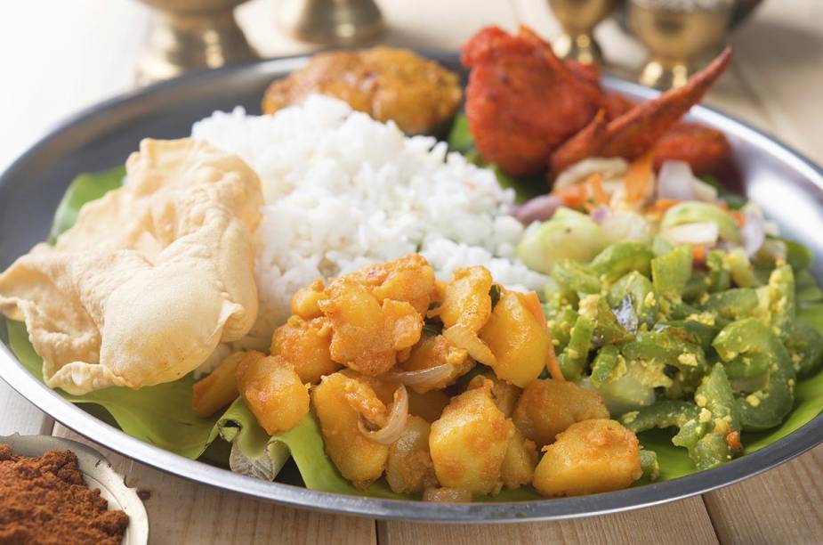J&aacute; se ambientou &agrave; comida indiana? Ent&atilde;o est&aacute; na hora de experimentar o thali