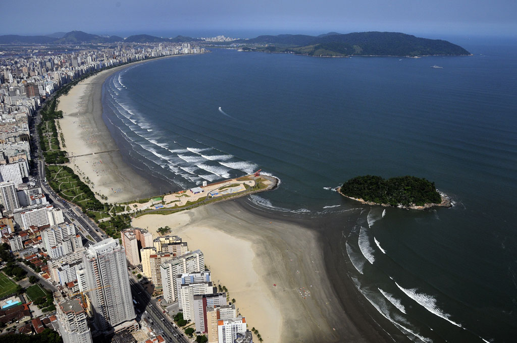 Vista a&eacute;rea da orla de Santos
