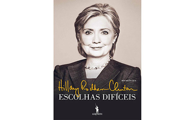 <strong>6. Escolhas Difíceis, Hillary Clinton</strong>Figura polêmica e incansável, a Secretária de Estado, ex-primeira dama e atual candidata a presidente dos <a href="https://viajeaqui.abril.com.br/paises/estados-unidos" rel="Estados Unidos" target="_self">Estados Unidos</a> publicou um livro em que relata seus principais desafios nos últimos quatro anos de sua carreira política. A obra, publicada em 2014, atiçou a curiosidade dos leitores e, consequentemente, tornou-se uma das publicações mais perdidas pelos viajantes do <a href="https://viajeaqui.abril.com.br/paises/reino-unido?iframe=true" rel="Reino Unido" target="_self">Reino Unido</a> <strong>6. Escolhas Difíceis, Hillary Clinton</strong>Figura polêmica e incansável, a Secretária de Estado, ex-primeira dama e atual candidata a presidente dos <a href="https://viajeaqui.abril.com.br/paises/estados-unidos" rel="Estados Unidos" target="_self">Estados Unidos</a> publicou um livro em que relata seus principais desafios nos últimos quatro anos de sua carreira política. A obra, publicada em 2014, atiçou a curiosidade dos leitores e, consequentemente, tornou-se uma das publicações mais perdidas pelos viajantes do <a href="https://viajeaqui.abril.com.br/paises/reino-unido?iframe=true" rel="Reino Unido" target="_self">Reino Unido</a>