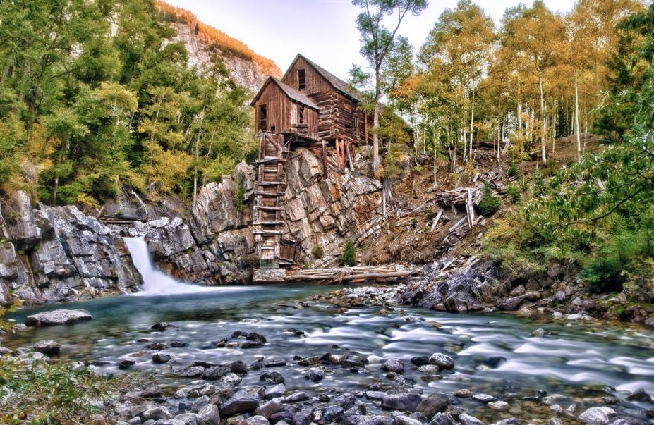 <strong>Antigo Moinho Crystal – Colorado, <a href="https://viajeaqui.abril.com.br/paises/estados-unidos" rel="EUA" target="_blank">EUA</a> </strong>                            A construção desativada de 1892 é um dos grandes símbolos do Colorado. A viagem até o local exige veículo com tração nas quatro rodas e passa pelos mais belos cenários naturais do estado. Muitos deles estão às margens do Rio Crystal (foto)