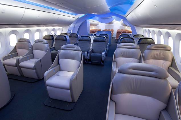 Com maior espaço interno, o avião pode transportar até 300 passageiros, de acordo com a configuração dos assentos Com maior espaço interno, o avião pode transportar até 300 passageiros, de acordo com a configuração dos assentos
