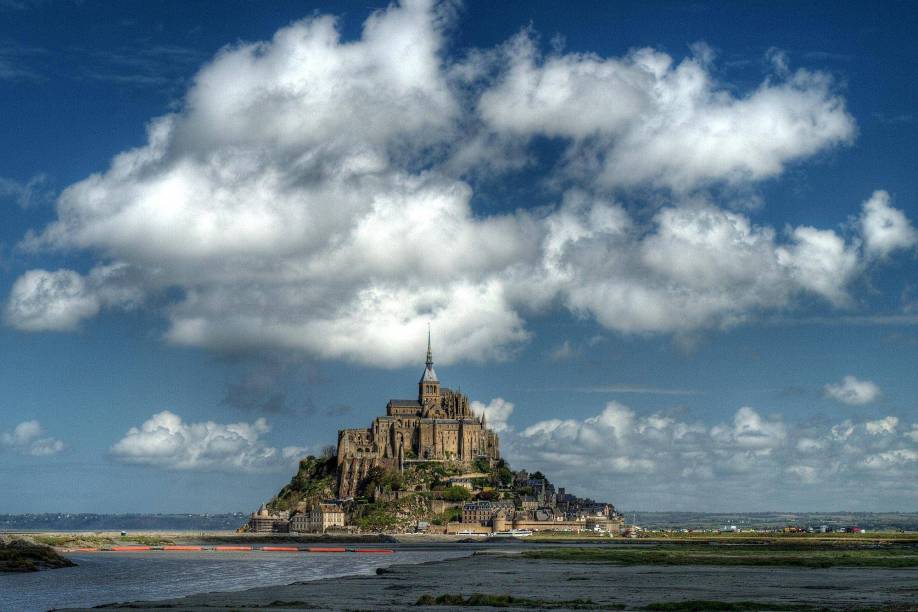 <strong><a href="https://viajeaqui.abril.com.br/estabelecimentos/franca-costa-da-normandia-atracao-monte-saint-michel" target="_blank">Monte Saint-Michel </a>- <a href="https://viajeaqui.abril.com.br/paises/franca" target="_blank">França</a></strong> <strong><a href="https://viajeaqui.abril.com.br/estabelecimentos/franca-costa-da-normandia-atracao-monte-saint-michel" target="_blank">Monte Saint-Michel </a>- <a href="https://viajeaqui.abril.com.br/paises/franca" target="_blank">França</a></strong>
