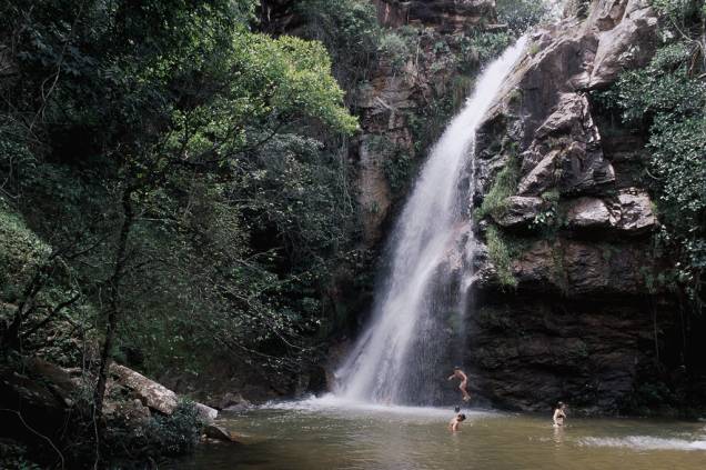A Cachoeira Andorinhas faz parte do passeio chamado Circuito das Cachoeiras, em que o visitante conhece cinco quedas dágua em 6 km A Cachoeira Andorinhas faz parte do passeio chamado Circuito das Cachoeiras, em que o visitante conhece cinco quedas dágua em 6 km