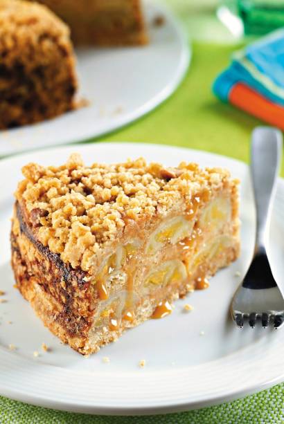 A <strong>cuca de banana</strong>, sobremesa típica do <a href="https://viajeaqui.abril.com.br/estados/br-rio-grande-do-sul" rel="Rio Grande do Sul" target="_self">Rio Grande do Sul</a>, foi introduzida na dieta dos gaúchos pelos colonizadores alemães. A cuca tem recheio de banana nanica, canela e cobertura feita com farofa crocante A <strong>cuca de banana</strong>, sobremesa típica do <a href="https://viajeaqui.abril.com.br/estados/br-rio-grande-do-sul" rel="Rio Grande do Sul" target="_self">Rio Grande do Sul</a>, foi introduzida na dieta dos gaúchos pelos colonizadores alemães. A cuca tem recheio de banana nanica, canela e cobertura feita com farofa crocante