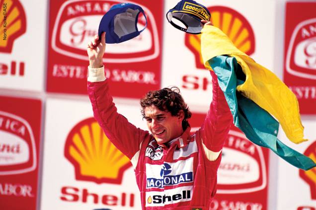 Tricampeão da Fórmula 1, Ayrton Senna é considerado um dos maiores pilotos da história do automobilismo Tricampeão da Fórmula 1, Ayrton Senna é considerado um dos maiores pilotos da história do automobilismo