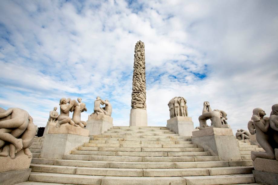 O parque de esculturas Vigeland, no Frogner Park de Oslo, é um dos programas imperdíveis na capital norueguesa O parque de esculturas Vigeland, no Frogner Park de Oslo, é um dos programas imperdíveis na capital norueguesa