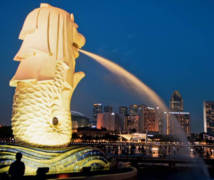 A estátua de Merlion, símbolodo país A estátua de Merlion, símbolodo país