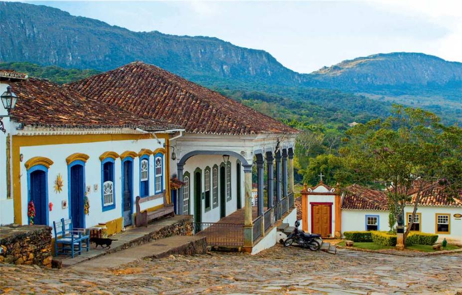 A Serra de São José adorna Câmara Municipal e capela A Serra de São José adorna Câmara Municipal e capela