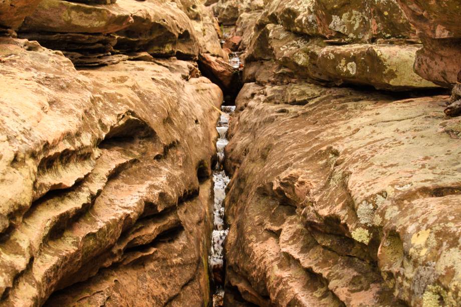 <a href="http:// viajeaqui.abril.com.br/cidades/br-ba-chapada-diamantina" rel="Chapada Diamantina" target="_blank"><strong>Chapada Diamantina</strong></a>    A Cachoeira do Ferro Doido é a maior do norte da Chapada Diamantina – uma queda de 119 metros!