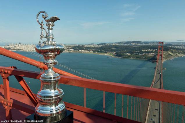 A Americas Cup, também conhecida como Auld Mug, é o troféu esportivo em disputa mais antigo do mundo. A primeira competição aconteceu em 1851 A Americas Cup, também conhecida como Auld Mug, é o troféu esportivo em disputa mais antigo do mundo. A primeira competição aconteceu em 1851