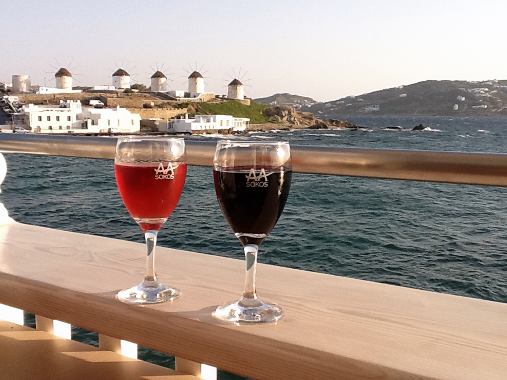 Fim de tarde em <a href="https://viajeaqui.abril.com.br/cidades/grecia-mykonos" rel="Mykonos" target="_self">Mykonos</a>, <a href="https://viajeaqui.abril.com.br/paises/grecia" rel="Gr&eacute;cia" target="_self">Gr&eacute;cia</a>