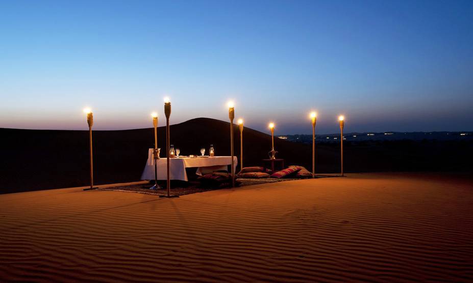 <strong>8. Al Maha, A Luxury Collection Desert Resort & Spa, <a href="https://viajeaqui.abril.com.br/cidades/emirados-arabes-unidos-dubai/fotos" rel="Dubai" target="_blank">Dubai</a>, <a href="https://viajeaqui.abril.com.br/paises/emirados-arabes-unidos/fotos" rel="Emirados Árabes Unidos" target="_blank">Emirados Árabes Unidos</a></strong>Com todo o luxo que se pode esperar de um hotel em Dubai, este tem o charme especial de ser, literalmente, um oásis no deserto, cercado por palmeiras em meio a dunas de areia.Mês mais barato para se hospedar: Julho <strong>8. Al Maha, A Luxury Collection Desert Resort & Spa, <a href="https://viajeaqui.abril.com.br/cidades/emirados-arabes-unidos-dubai/fotos" rel="Dubai" target="_blank">Dubai</a>, <a href="https://viajeaqui.abril.com.br/paises/emirados-arabes-unidos/fotos" rel="Emirados Árabes Unidos" target="_blank">Emirados Árabes Unidos</a></strong>Com todo o luxo que se pode esperar de um hotel em Dubai, este tem o charme especial de ser, literalmente, um oásis no deserto, cercado por palmeiras em meio a dunas de areia.Mês mais barato para se hospedar: Julho