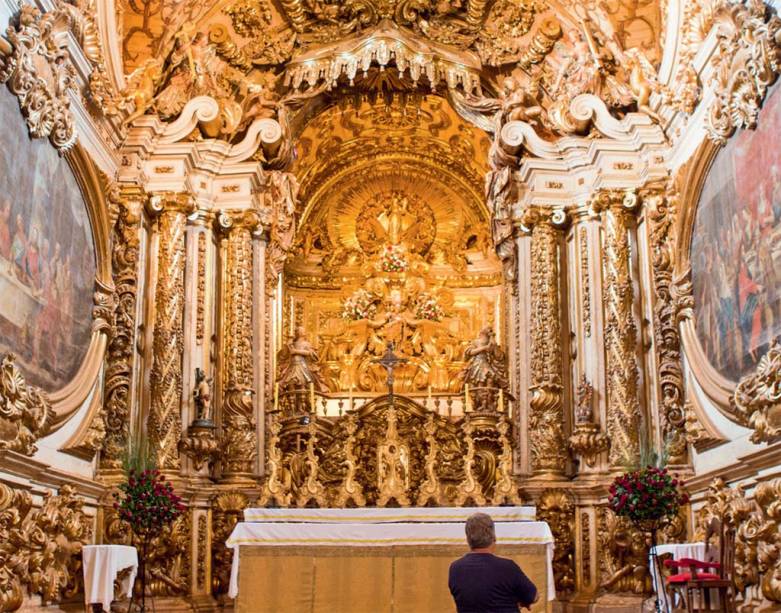 Altar da matriz de Santo Antônio, o mais rico exemplo do barroco Altar da matriz de Santo Antônio, o mais rico exemplo do barroco