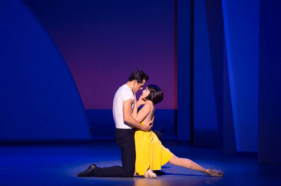 <strong>2.&nbsp;<a href="https://www.anamericaninparisbroadway.com/" rel="An American in Paris" target="_blank">An American in Paris</a></strong><strong>Preste aten&ccedil;&atilde;o:</strong> no n&uacute;mero final de dan&ccedil;a, espetacular!