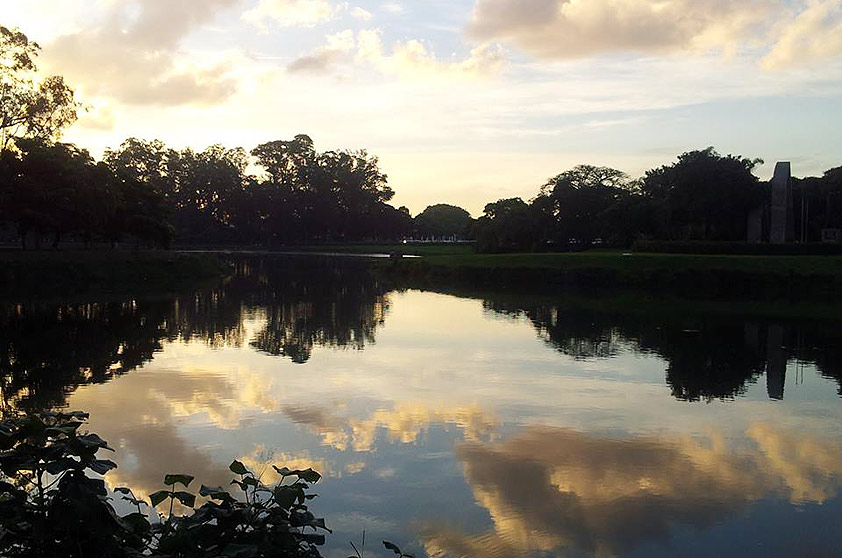 E o terceiro momento especial de Márcia Rossi foi no parque Ibirapuera, quando ela parou para apreciar o pôr do sol em um dos lagos do local