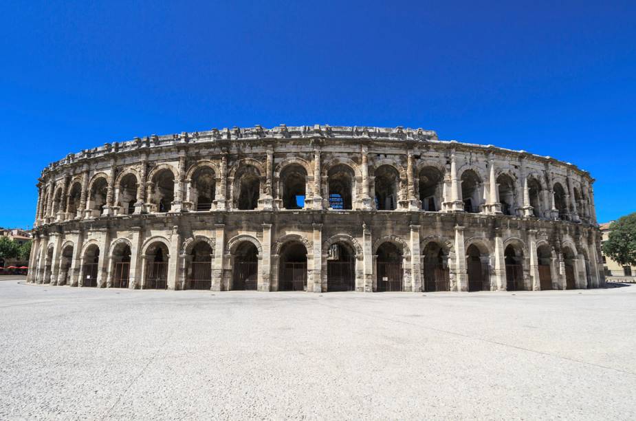 O anfiteatro romano de Arles, no sul da França, foi erguido no final do século 1 e é uma das principais atrações da cidadezinha O anfiteatro romano de Arles, no sul da França, foi erguido no final do século 1 e é uma das principais atrações da cidadezinha