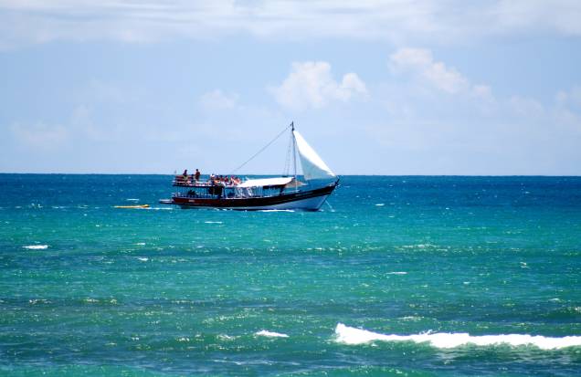 <a href="https://viajeaqui.abril.com.br/cidades/br-ba-arraial-dajuda" rel="Arraial d’Ajuda (BA)" target="_blank"><strong>Arraial d’Ajuda (BA)</strong></a> <strong>- Três noites econômicas</strong> Três noites na econômica <a href="https://pousadadocacau.com.br/" rel="Pousada do Cacau" target="_blank">Pousada do Cacau</a>, a 500 metros da areia. Em 25/6. <strong>Quem leva? </strong><a href="https://decolar.com" rel="DECOLAR " target="_blank">DECOLAR </a>(0800-7216527), desde R$ 913 <a href="https://viajeaqui.abril.com.br/cidades/br-ba-arraial-dajuda" rel="Arraial d’Ajuda (BA)" target="_blank"><strong>Arraial d’Ajuda (BA)</strong></a> <strong>- Três noites econômicas</strong> Três noites na econômica <a href="https://pousadadocacau.com.br/" rel="Pousada do Cacau" target="_blank">Pousada do Cacau</a>, a 500 metros da areia. Em 25/6. <strong>Quem leva? </strong><a href="https://decolar.com" rel="DECOLAR " target="_blank">DECOLAR </a>(0800-7216527), desde R$ 913