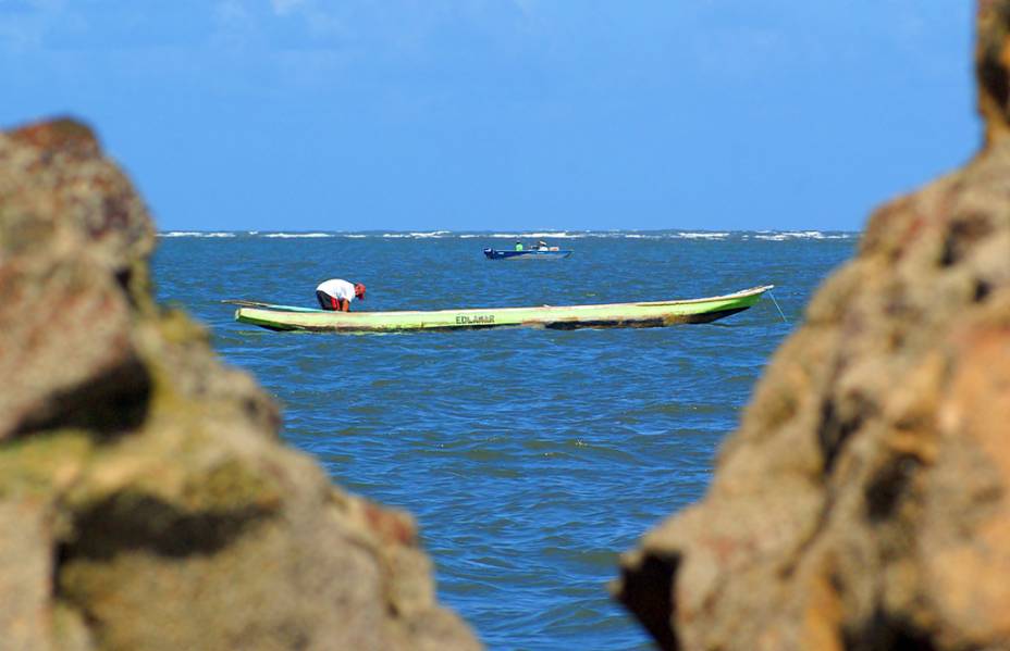 Pescadores na <a href="https://viajeaqui.abril.com.br/estabelecimentos/br-se-aracaju-atracao-praia-do-saco" rel="Praia do Saco" target="_blank">Praia do Saco</a>, em <a href="https://viajeaqui.abril.com.br/cidades/br-se-aracaju" rel="Aracaju" target="_blank">Aracaju</a>, <a href="https://viajeaqui.abril.com.br/estados/br-sergipe" rel="Sergipe" target="_blank">Sergipe</a>