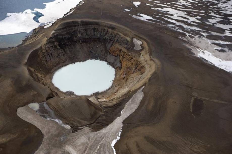 Cratera vulcânica Askja, do monte Dyngjufjöl