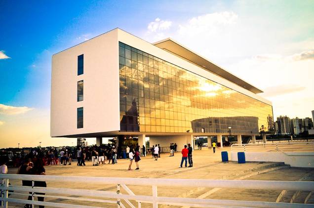 O Centro Cultural Oscar Niemeyer foi projetado pelo arquiteto e recebe eventos o ano todo O Centro Cultural Oscar Niemeyer foi projetado pelo arquiteto e recebe eventos o ano todo
