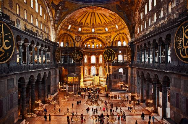 Interior da Aya Sofya, marco bizantino Interior da Aya Sofya, marco bizantino