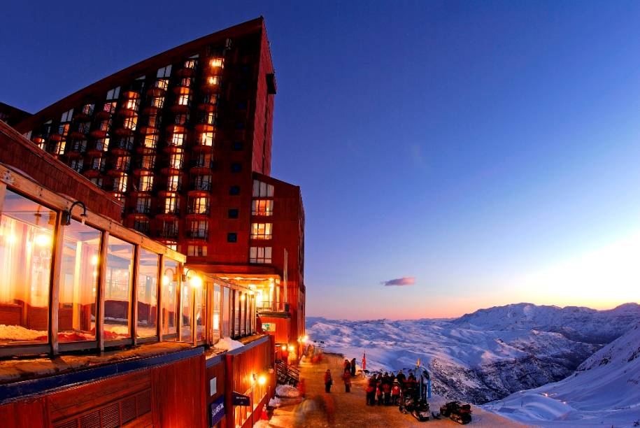Valle Nevado conta com três hotéis e várias opções de aluguel de apartamentos, que atendem os mais variados públicos Valle Nevado conta com três hotéis e várias opções de aluguel de apartamentos, que atendem os mais variados públicos