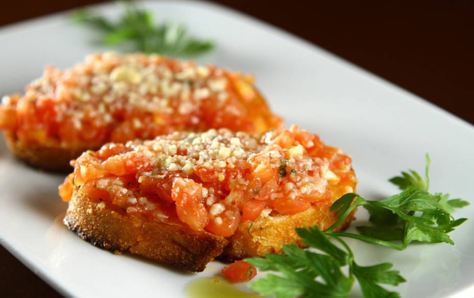 Bruschetta de tomate, opção de entrada da <strong>Piccola Pizzeria</strong>