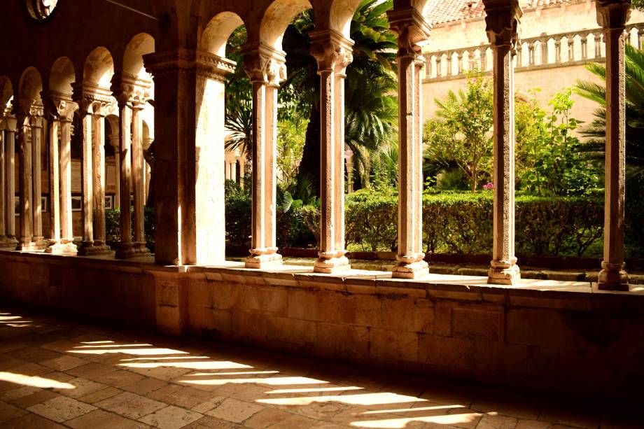 Prédios históricos, como o Mosteiro Franciscano, são uma boa oportunidade para escapar do calor e, às vezes, da muvuca Prédios históricos, como o Mosteiro Franciscano, são uma boa oportunidade para escapar do calor e, às vezes, da muvuca