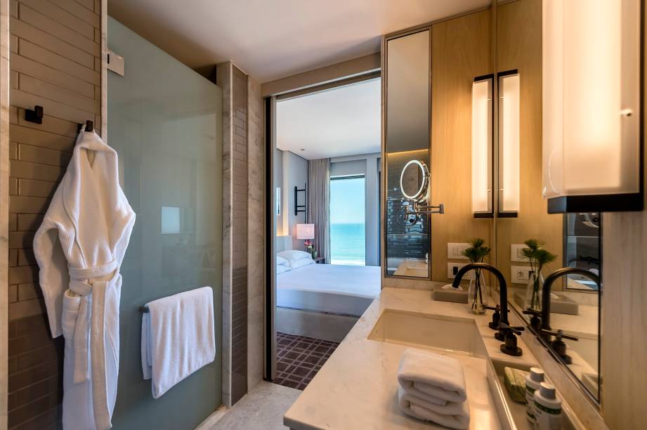 Banheiro da suíte do <a href="https://riodejaneiro.grand.hyatt.com/pt/hotel/home.html" rel="Grand Hyatt Rio de Janeiro" target="_blank">Grand Hyatt Rio de Janeiro</a>