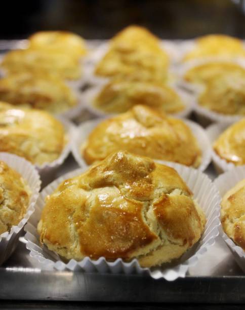 <strong>PARA CURTIR O CENTRO E ARREDORES</strong> <strong><a href="https://www.facebook.com/Bar-do-Gengibre-1424080834580891" target="_blank" rel="noopener">Bar do Gengibre</a> </strong>Aberto em 2015, o caçulinha da lista de botecos do Centro pertence a Antonio Rodrigues, sócio da rede de bares Belmonte. Caldinho de abóbora, polvo marinado, galetos assados na “televisão de cachorro” e batida de gengibre são algumas das opções da casa, fincada em um sobrado de pé-direito alto numa rua de paralelepípedos – vizinho do <a href="https://culturabancodobrasil.com.br/portal/rio-de-janeiro/" target="_blank" rel="noopener">Centro Cultural Banco do Brasil</a> (CCBB) e a poucos metros da <a href="https://viajeaqui.abril.com.br/estabelecimentos/br-rj-rio-de-janeiro-atracao-praca-xv" target="_blank" rel="noopener">Praça XV</a> e do Paço Imperial <em>R. Visconde de Itaboraí, 10 (Centro), (21) 2263-1484</em> <strong>PARA CURTIR O CENTRO E ARREDORES</strong> <strong><a href="https://www.facebook.com/Bar-do-Gengibre-1424080834580891" target="_blank" rel="noopener">Bar do Gengibre</a> </strong>Aberto em 2015, o caçulinha da lista de botecos do Centro pertence a Antonio Rodrigues, sócio da rede de bares Belmonte. Caldinho de abóbora, polvo marinado, galetos assados na “televisão de cachorro” e batida de gengibre são algumas das opções da casa, fincada em um sobrado de pé-direito alto numa rua de paralelepípedos – vizinho do <a href="https://culturabancodobrasil.com.br/portal/rio-de-janeiro/" target="_blank" rel="noopener">Centro Cultural Banco do Brasil</a> (CCBB) e a poucos metros da <a href="https://viajeaqui.abril.com.br/estabelecimentos/br-rj-rio-de-janeiro-atracao-praca-xv" target="_blank" rel="noopener">Praça XV</a> e do Paço Imperial <em>R. Visconde de Itaboraí, 10 (Centro), (21) 2263-1484</em>