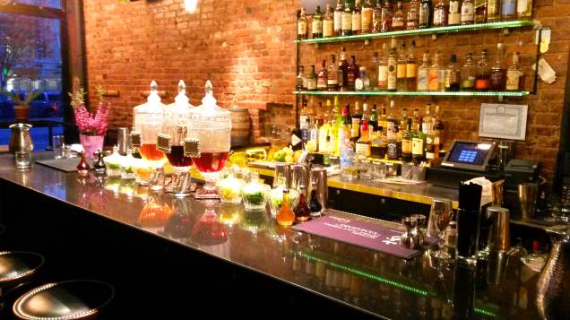 <strong><a href="https://thesummitbar.net/" target="_blank">The Summit Bar</a>, East Village, <a href="https://viajeaqui.abril.com.br/cidades/estados-unidos-nova-york" target="_self">Nova York</a>, <a href="https://viajeaqui.abril.com.br/paises/estados-unidos" target="_self">Estados Unidos</a> </strong> <strong><a href="https://thesummitbar.net/" target="_blank">The Summit Bar</a>, East Village, <a href="https://viajeaqui.abril.com.br/cidades/estados-unidos-nova-york" target="_self">Nova York</a>, <a href="https://viajeaqui.abril.com.br/paises/estados-unidos" target="_self">Estados Unidos</a> </strong>