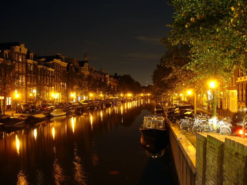 Canais em <a href="https://viajeaqui.abril.com.br/cidades/holanda-amsterda" rel="Amsterd&atilde;" target="_self">Amsterd&atilde;</a>, <a href="https://viajeaqui.abril.com.br/paises/holanda" rel="Holanda" target="_self">Holanda</a>