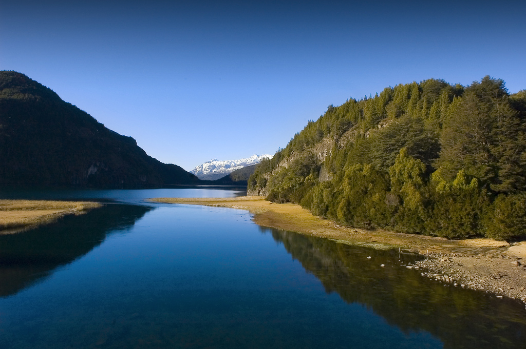 Bariloche possui inúmeras lagunas e bosques, protegidos pelo Parque Nacional Nahuel Huapi