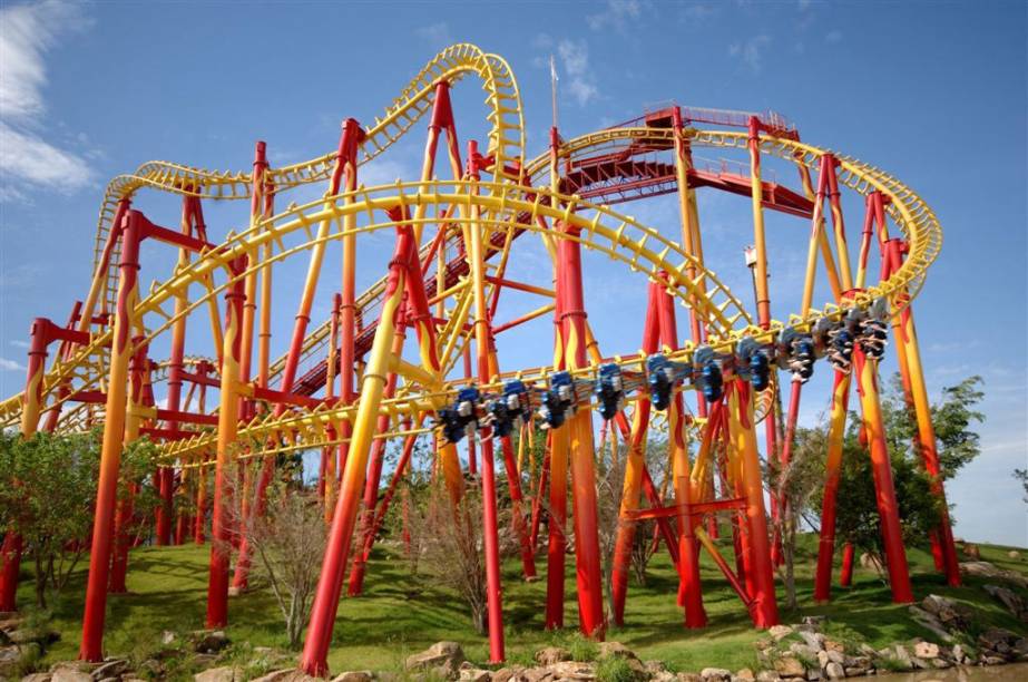 <strong>9. <a href="https://viajeaqui.abril.com.br/estabelecimentos/br-sc-penha-atracao-beto-carrero-world" rel="Beto Carrero World – Penha (SC), Brasil " target="_blank">Beto Carrero World – Penha (SC), Brasil </a></strong>O brasileiro que se destacou na lista, maior parque temático da América Latina, não para de crescer. Todos os anos aparecem novidades. Algumas atrações ainda têm um charme circense e clássico, enquanto as mais modernas concorrem a fio com brinquedos dos parques internacionais. A parceria com a Dreamworks é sucesso garantido com as crianças <strong>9. <a href="https://viajeaqui.abril.com.br/estabelecimentos/br-sc-penha-atracao-beto-carrero-world" rel="Beto Carrero World – Penha (SC), Brasil " target="_blank">Beto Carrero World – Penha (SC), Brasil </a></strong>O brasileiro que se destacou na lista, maior parque temático da América Latina, não para de crescer. Todos os anos aparecem novidades. Algumas atrações ainda têm um charme circense e clássico, enquanto as mais modernas concorrem a fio com brinquedos dos parques internacionais. A parceria com a Dreamworks é sucesso garantido com as crianças