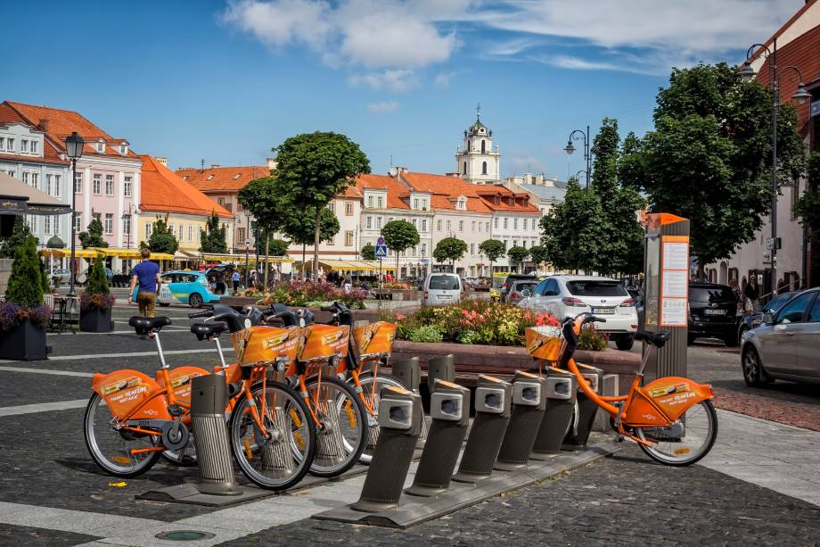A bicicleta é o meio de transporte mais agradável para explorar Vilnius A bicicleta é o meio de transporte mais agradável para explorar Vilnius