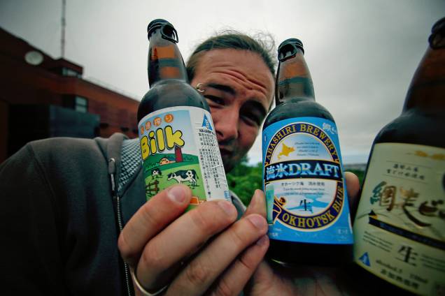 A <strong>Bilk</strong> (o nome vem da junção beer e milk) é feita com um terço da bebida láctea. Foi inventada pela Abshiri Beer, uma pequena cervejaria no norte do <a href="https://viajeaqui.abril.com.br/paises/japao" rel="Japão" target="_blank">Japão</a>, para usar o excedente de leite da família de proprietários. Tem teor alcoólico de 5% A <strong>Bilk</strong> (o nome vem da junção beer e milk) é feita com um terço da bebida láctea. Foi inventada pela Abshiri Beer, uma pequena cervejaria no norte do <a href="https://viajeaqui.abril.com.br/paises/japao" rel="Japão" target="_blank">Japão</a>, para usar o excedente de leite da família de proprietários. Tem teor alcoólico de 5%