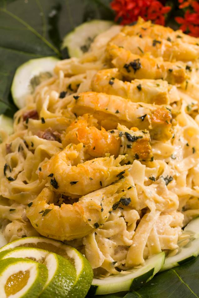 O restaurante do <a href="https://viajeaqui.abril.com.br/estabelecimentos/br-al-maragogi-hospedagem-bitingui-praia" rel="Bitingui Praia Hotel "><strong>Bitingui Praia Hotel</strong></a> preparou para o 3.º Festival Gastronômico de Maragogi e Japaratinga o prato Samba na Neve – lagosta refogada na manteiga, salsa e alho, acompanhada de macarrão tagliatelle e molho bechamel. O restaurante do <a href="https://viajeaqui.abril.com.br/estabelecimentos/br-al-maragogi-hospedagem-bitingui-praia" rel="Bitingui Praia Hotel "><strong>Bitingui Praia Hotel</strong></a> preparou para o 3.º Festival Gastronômico de Maragogi e Japaratinga o prato Samba na Neve – lagosta refogada na manteiga, salsa e alho, acompanhada de macarrão tagliatelle e molho bechamel.