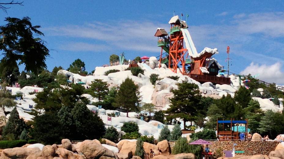 <strong>3. <a href="https://viajeaqui.abril.com.br/estabelecimentos/estados-unidos-orlando-atracao-blizzard-beach" rel="Blizzard Beach - Orlando, Estados Unidos" target="_blank">Blizzard Beach - Orlando, Estados Unidos</a></strong>